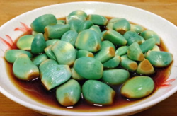 腊八蒜的腌制方法家常,传统美食的酸甜秘籍