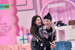 娱乐吃瓜综艺节目女爱豆,揭秘综艺背后的甜蜜与苦涩