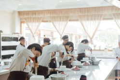 西点师培训,掌握烘焙艺术，开启甜蜜事业之旅