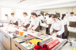 欧米奇西点学校一年学费多少,不同课程费用解析